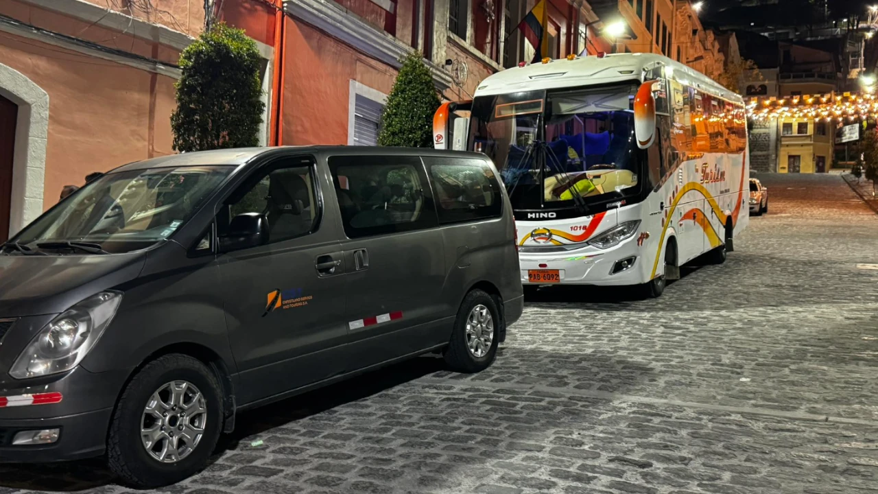 transporte turistico quito